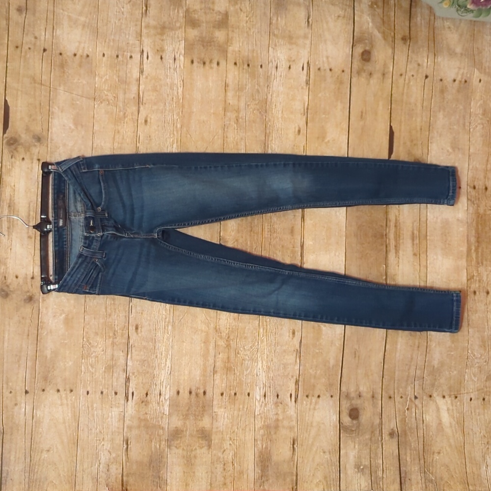 Levis demi curve jeans